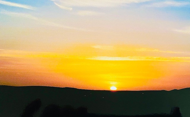 Glühende Abendsonne über der Sahara